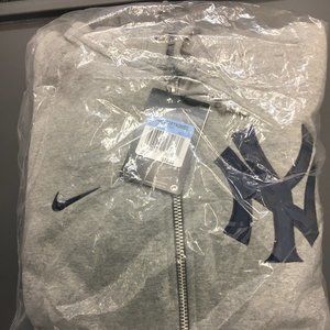 NIke Yankees Hoodie NWT Size M